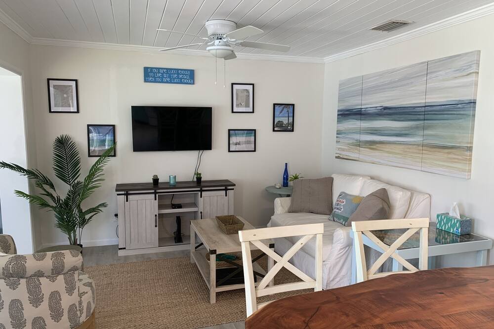Photo of Livingroom in Treasure Cay
