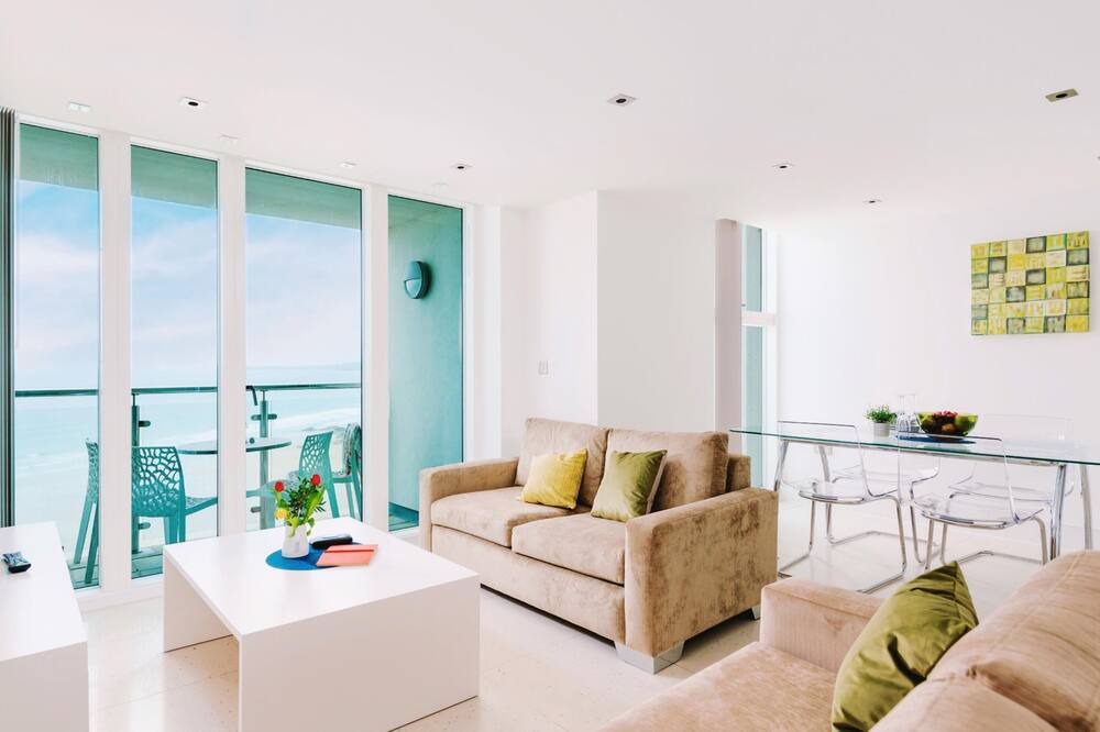 Photo of Livingroom in Newquay City Centre