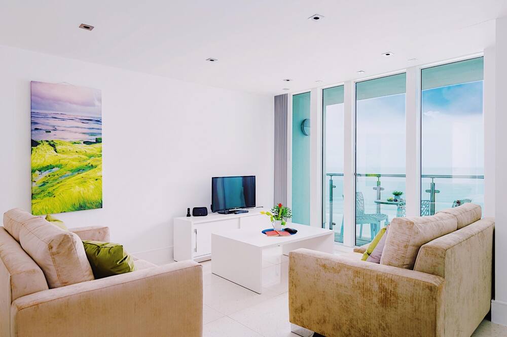 Photo of Livingroom in Newquay City Centre