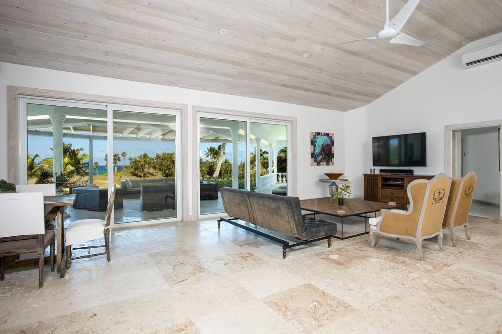 Photo of Bedroom in North Palmetto Point