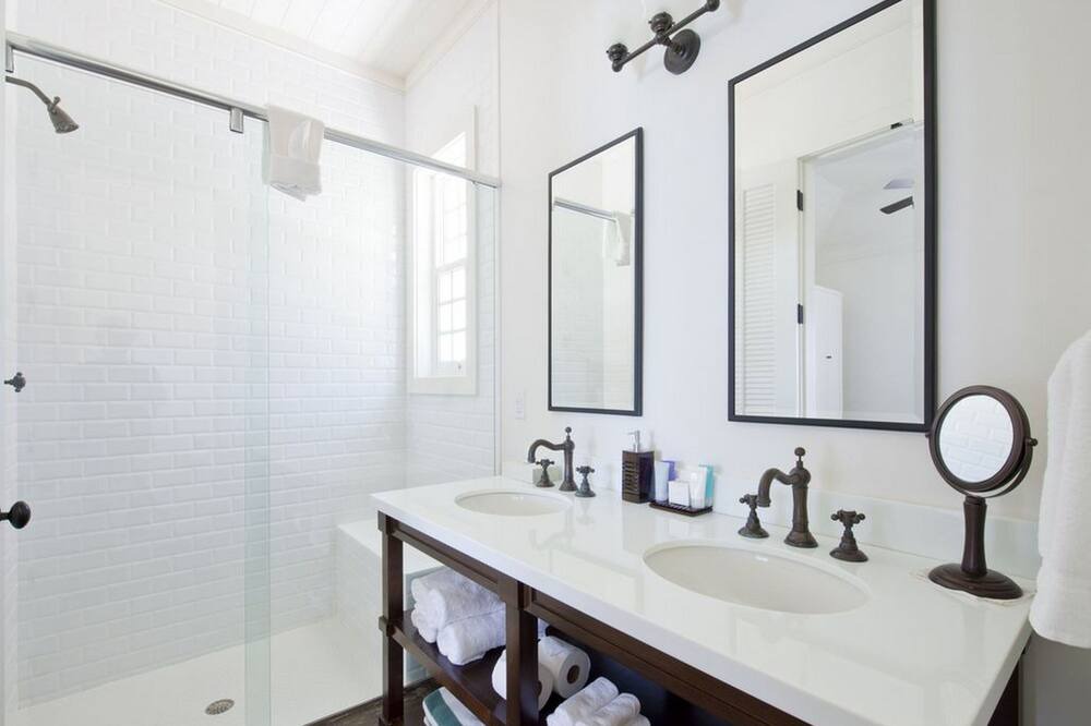 Photo of Bathroom in Governor's Harbour