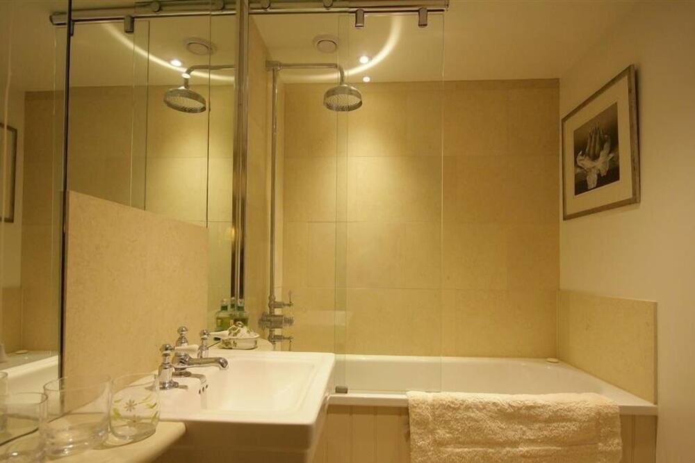 Photo of Bathroom in Rendcomb