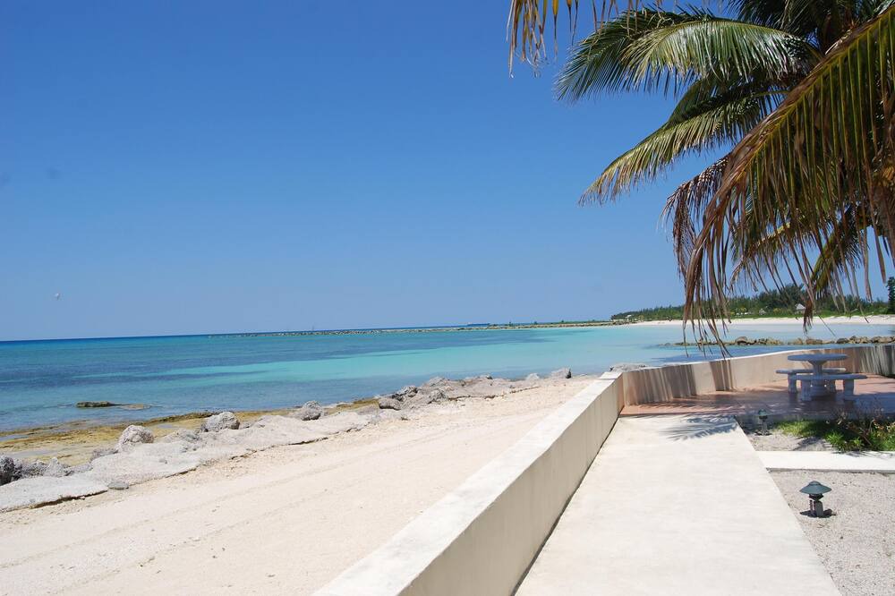 Photo of Others in Bahamas Terrace