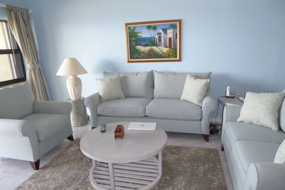 Photo of Livingroom in Bahamas Terrace