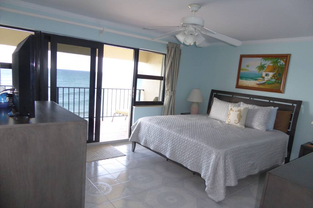 Photo of Bedroom in Bahamas Terrace