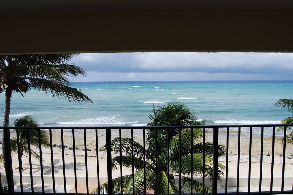 Photo of Patio Balcony in Bahamas Terrace