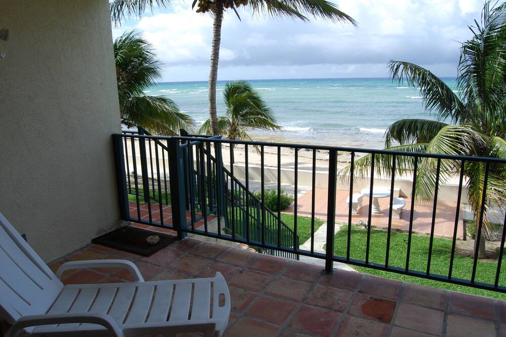 Photo of Others in Bahamas Terrace