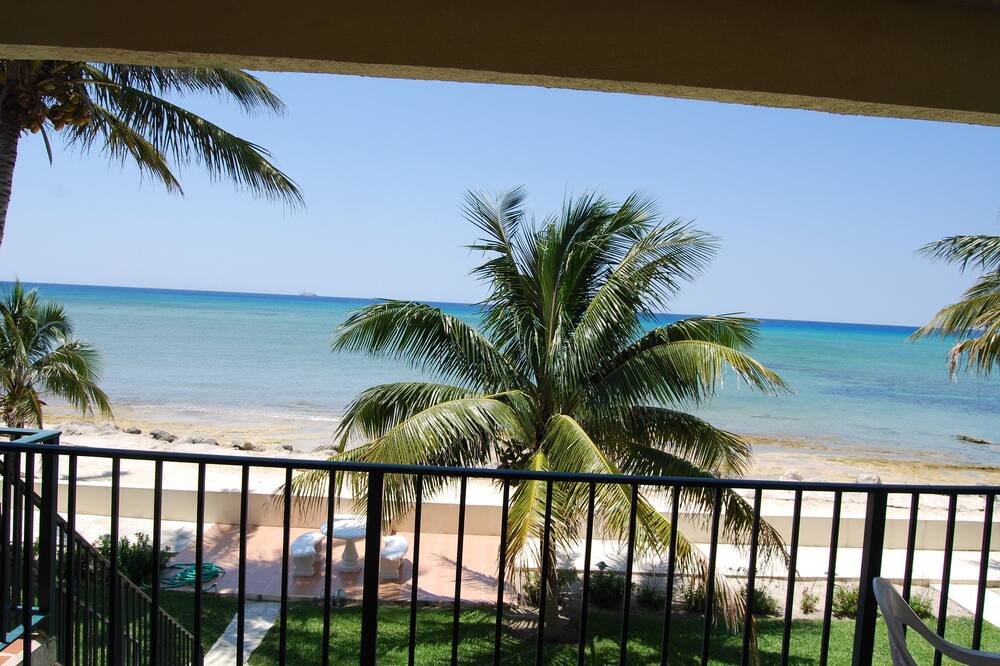Photo of Bedroom in Bahamas Terrace