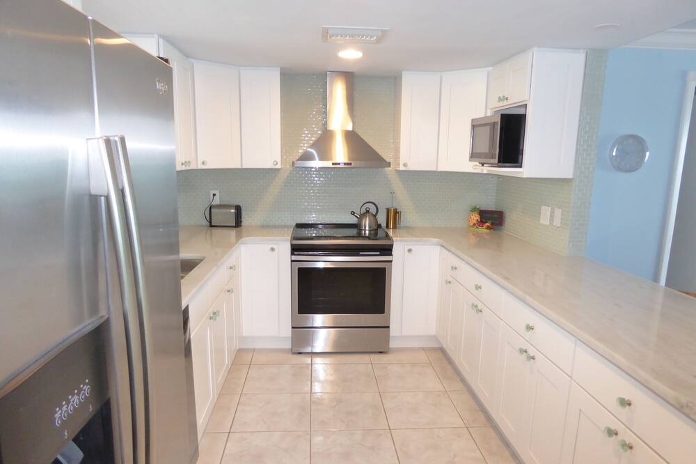 Photo of Kitchen in Bahamas Terrace
