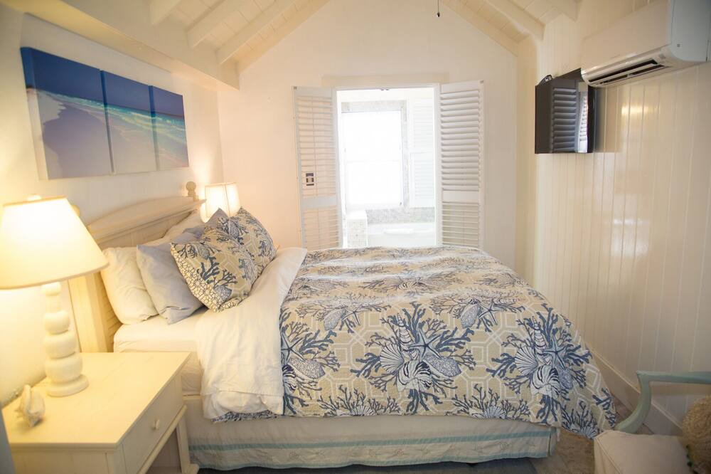 Photo of Bedroom in Dunmore Town