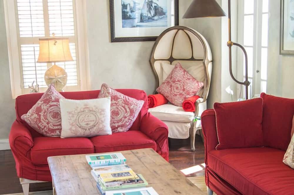 Photo of Livingroom in Dunmore Town