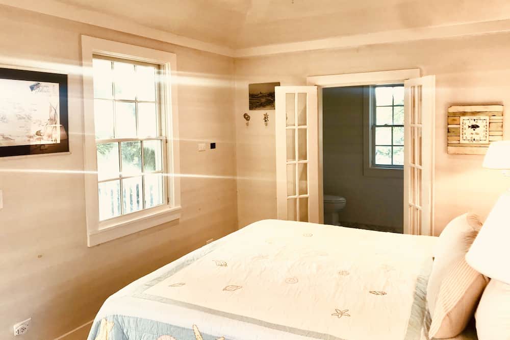 Photo of Bedroom in Dunmore Town