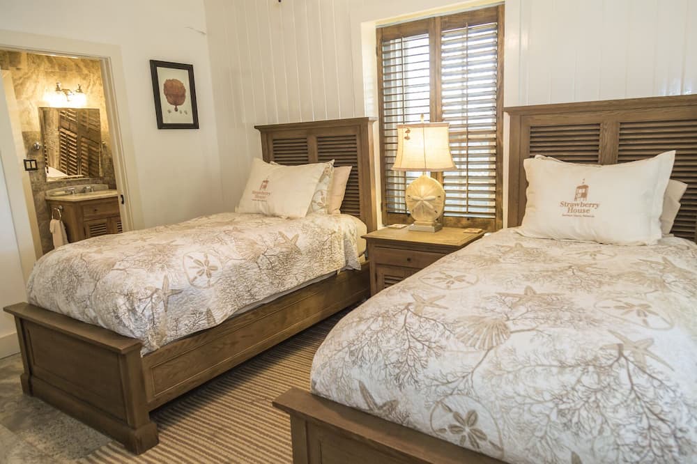 Photo of Bedroom in Dunmore Town