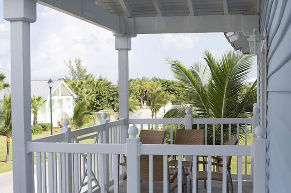 Photo of Patio Balcony in Alice Town