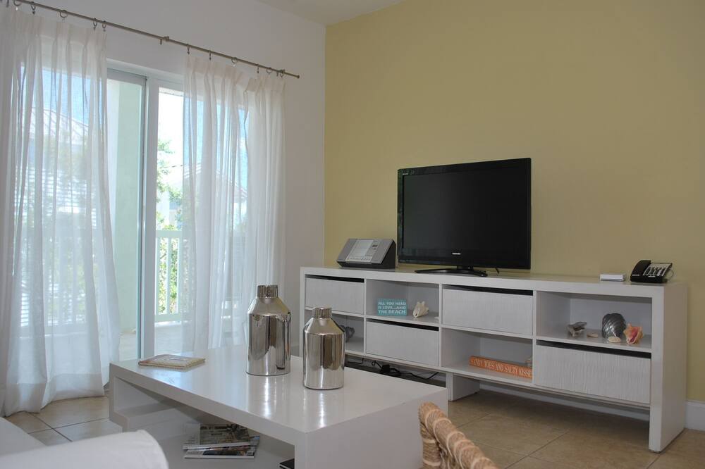 Photo of Livingroom in North Bimini