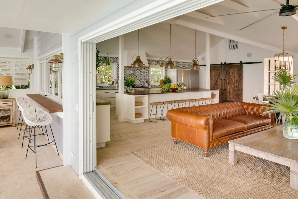 Photo of Livingroom in Dunmore Town