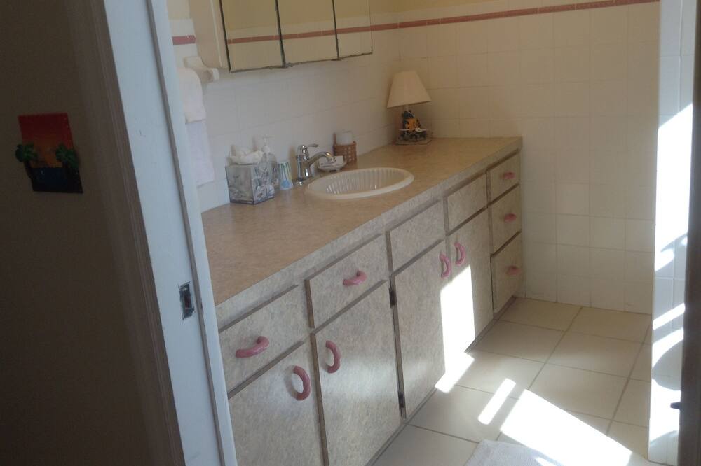 Photo of Bathroom in Winding Bay