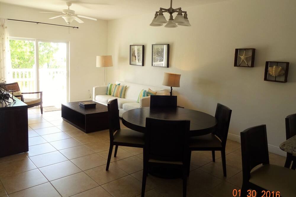 Photo of Livingroom in Alice Town