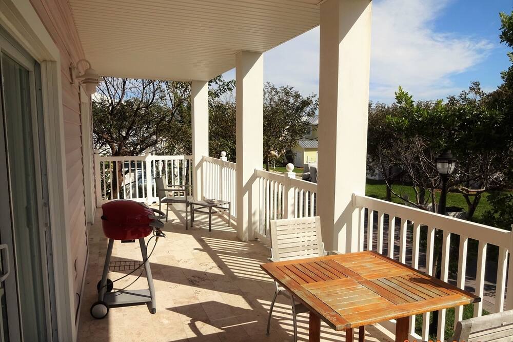 Photo of Patio Balcony in Alice Town