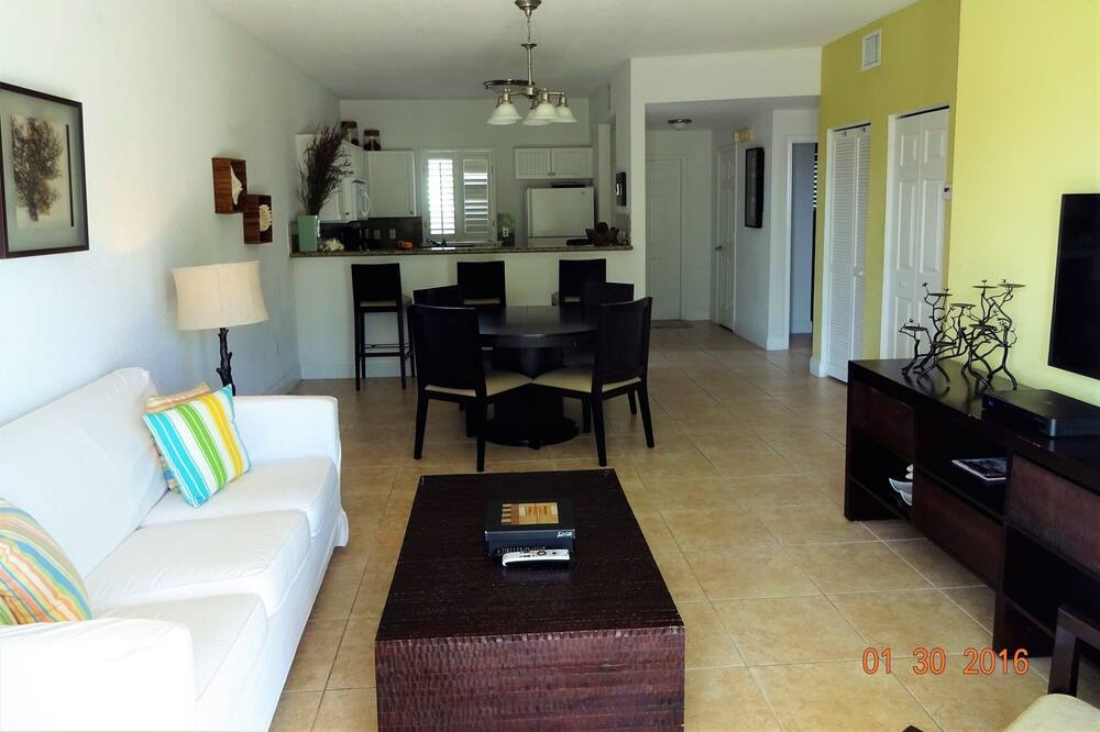 Photo of Livingroom in Alice Town
