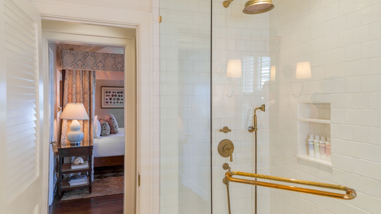 Photo of Bathroom in Dunmore Town