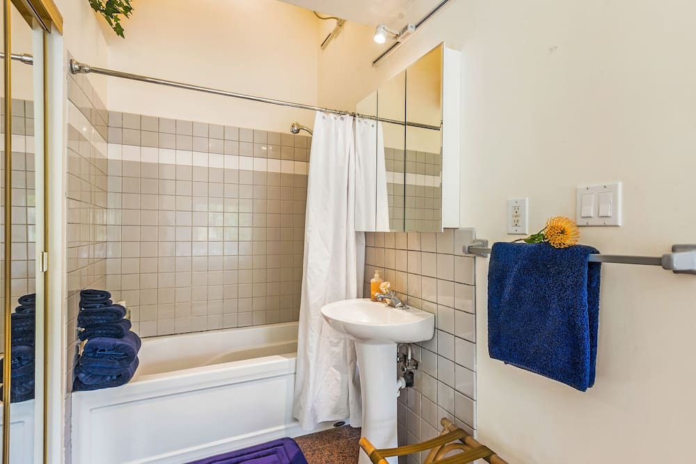 Photo of Bathroom in Kula
