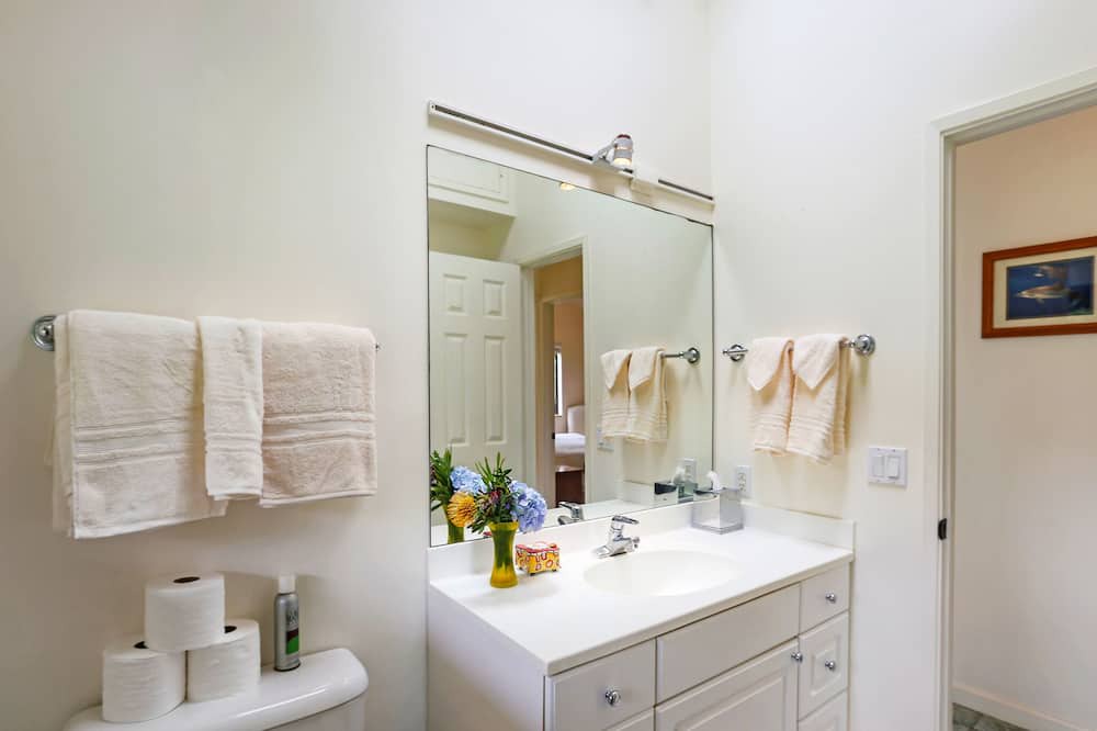 Photo of Bathroom in Kula