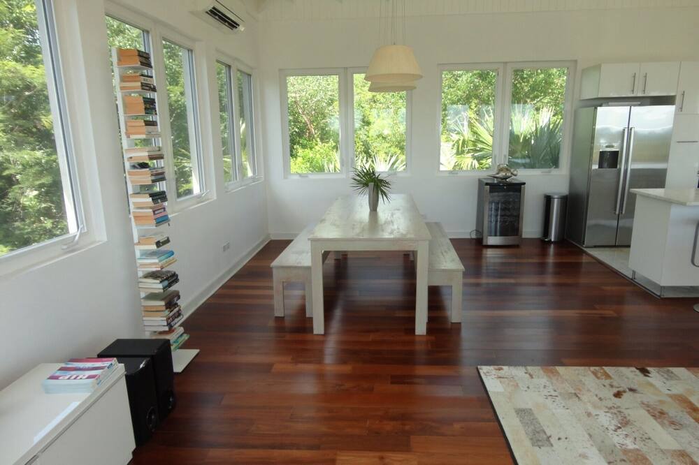 Photo of Bedroom in Governor's Harbour
