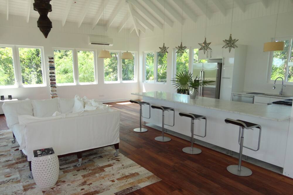 Photo of Bedroom in Governor's Harbour