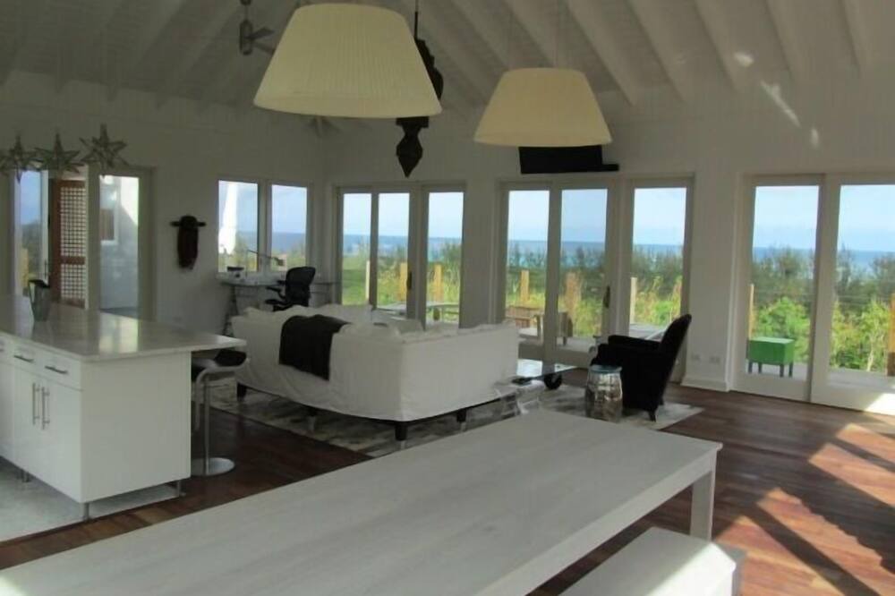 Photo of Bedroom in Governor's Harbour