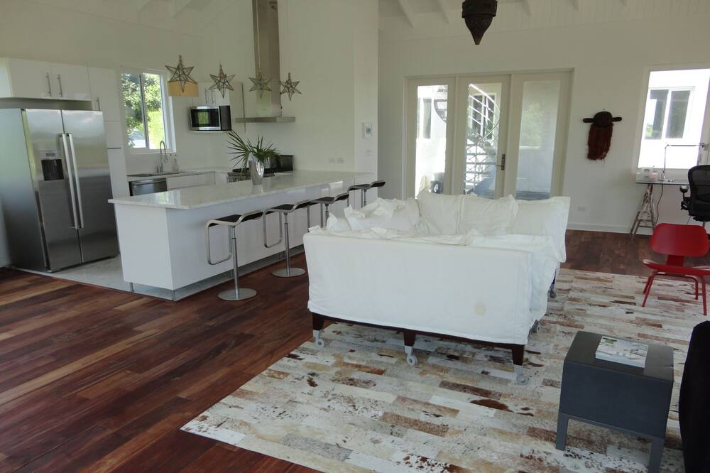 Photo of Bedroom in Governor's Harbour