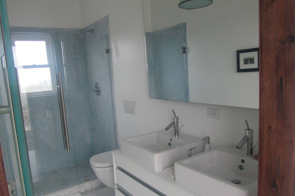 Photo of Bathroom in Governor's Harbour