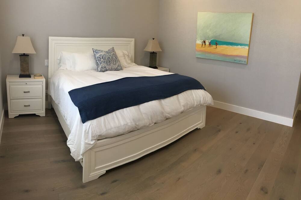 Photo of Bedroom in Staniel Cay