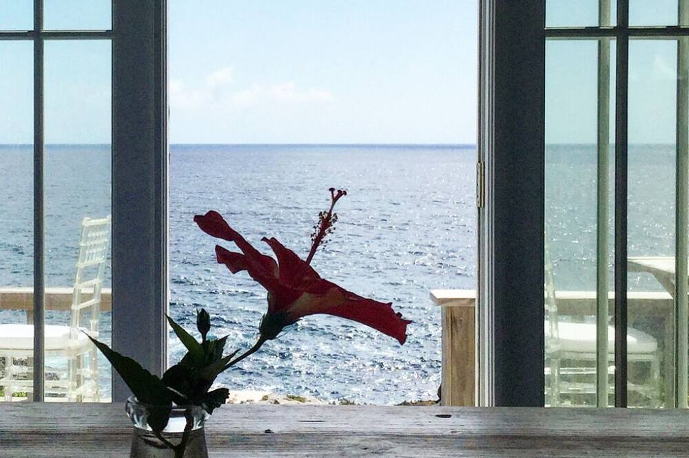 Photo of Patio Balcony in Gregory Town