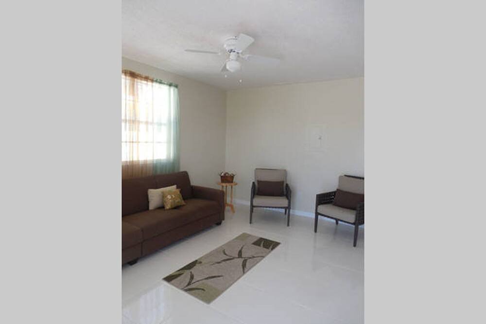 Photo of Livingroom in Eleuthera and Harbour Island