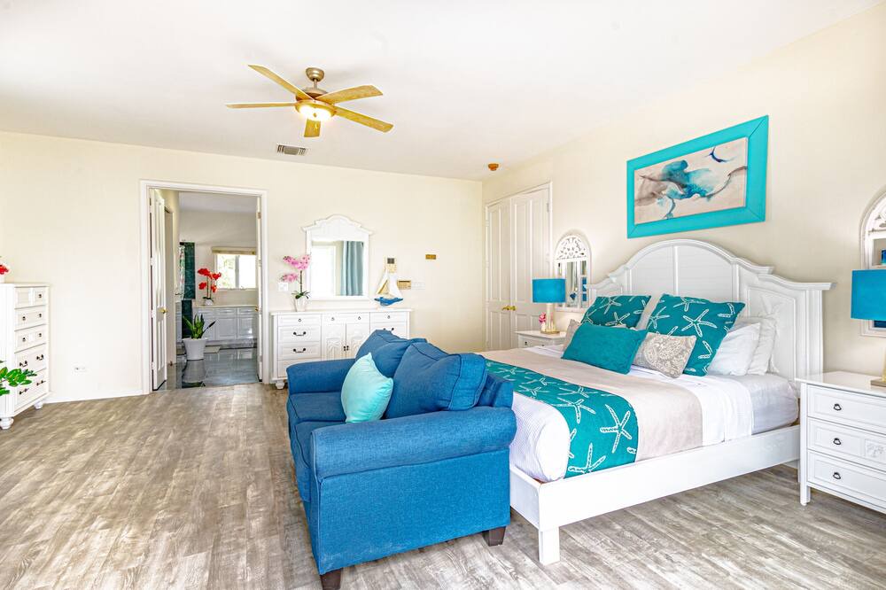 Photo of Bedroom in Nassau