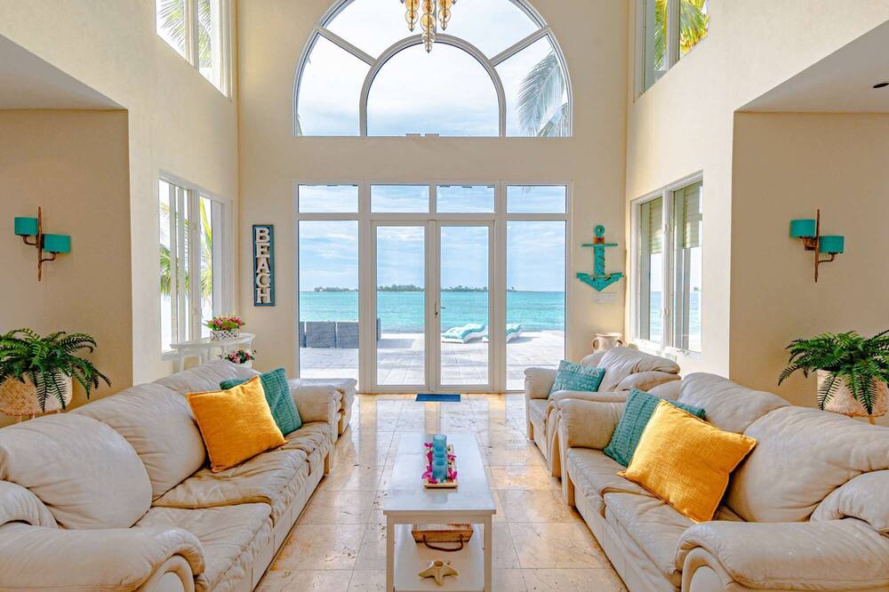 Photo of Livingroom in Nassau