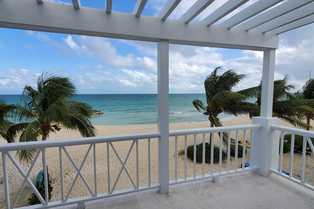 Photo of Patio Balcony in Palm Cay