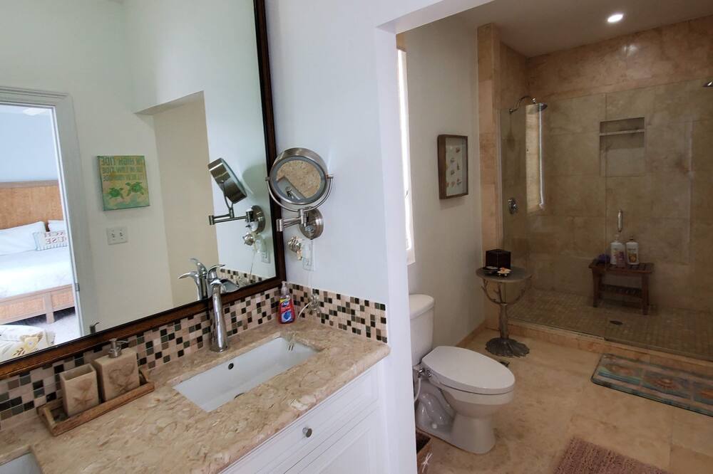 Photo of Bathroom in Palm Cay