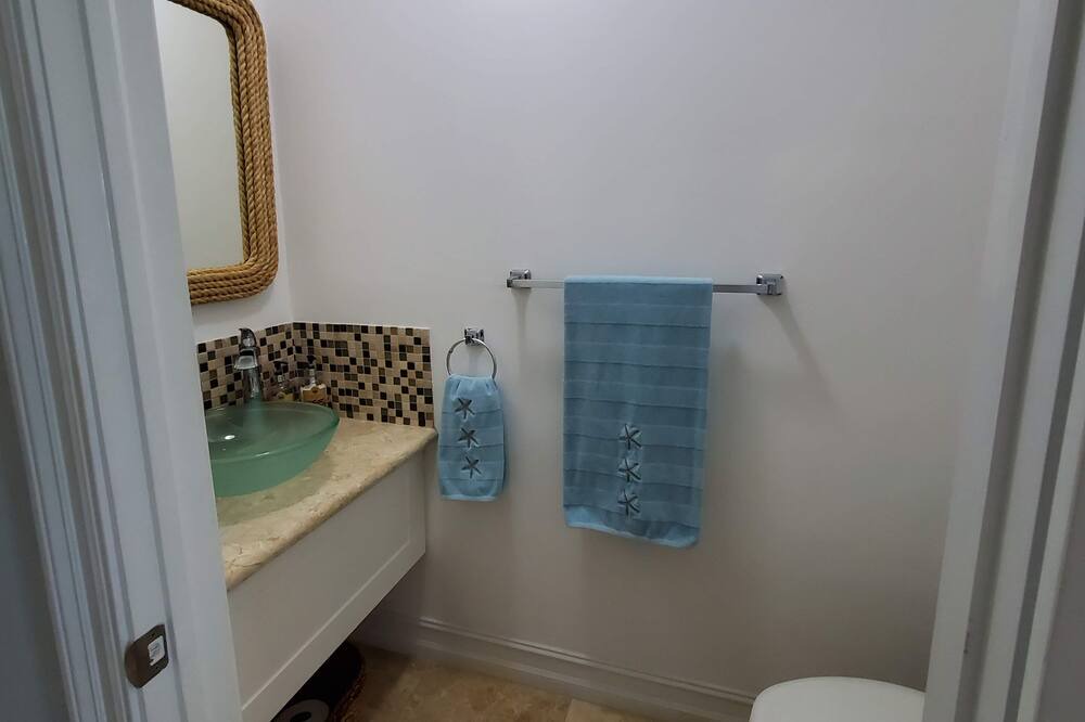 Photo of Bathroom in Palm Cay