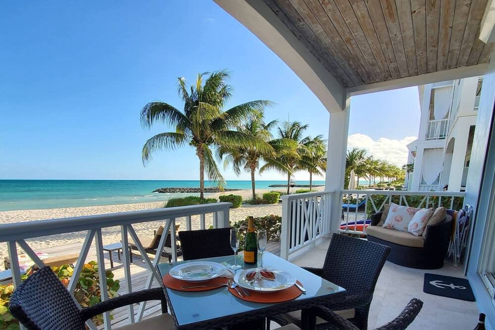 Photo of Patio Balcony in Palm Cay
