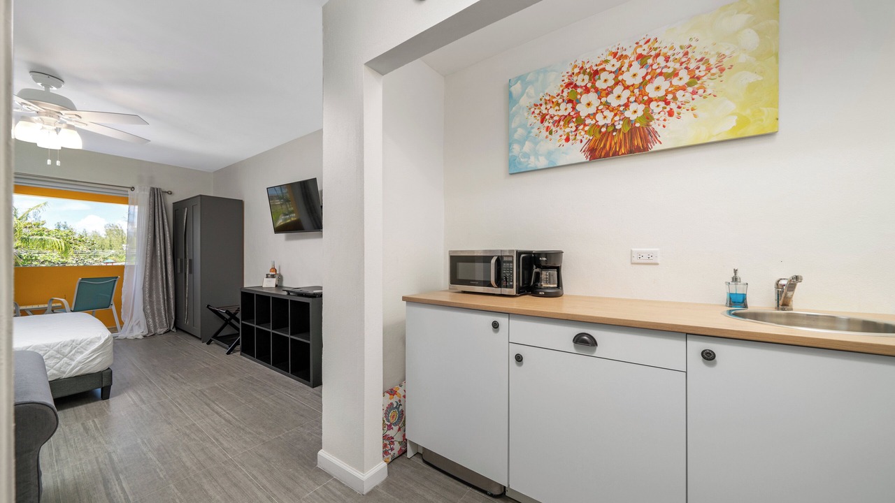 Photo of Kitchen in Tarpum Bay