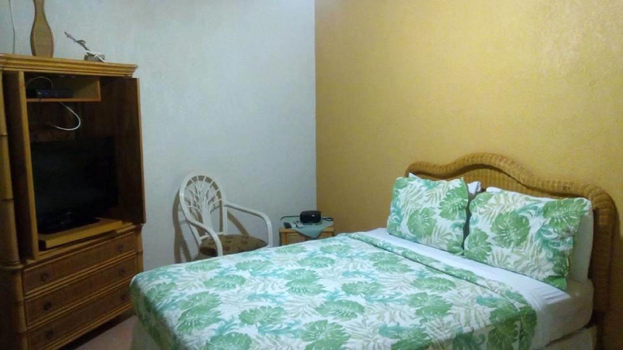 Photo of Bedroom in Gregory Town