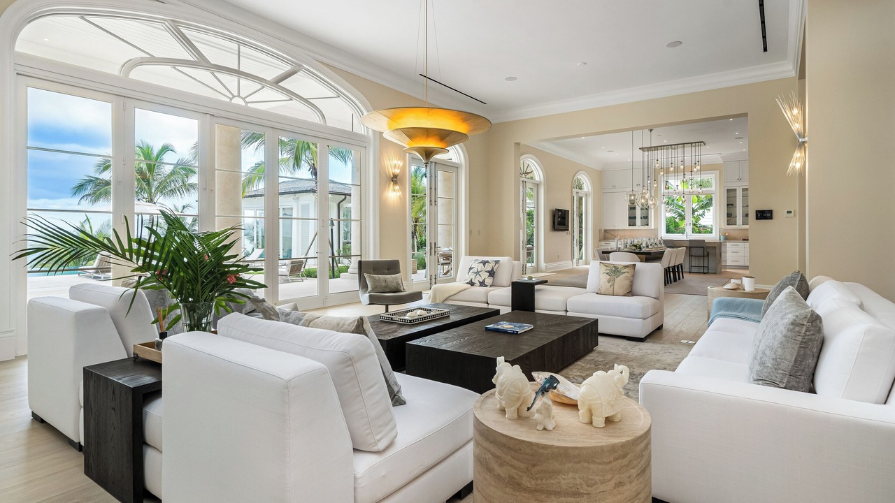 Photo of Livingroom in Old Fort Bay