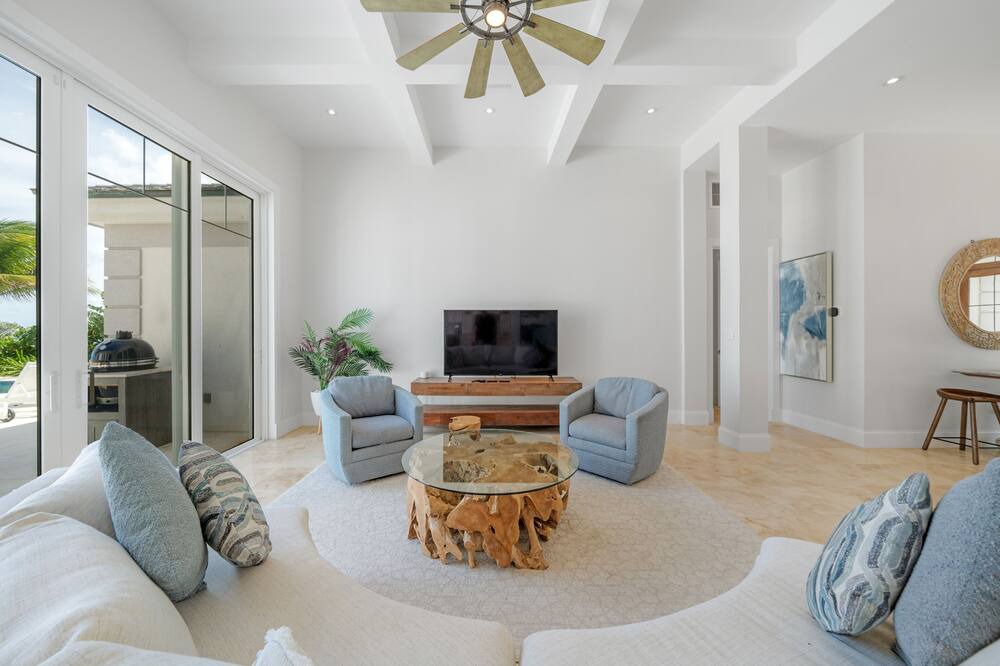 Photo of Livingroom in Great Exuma