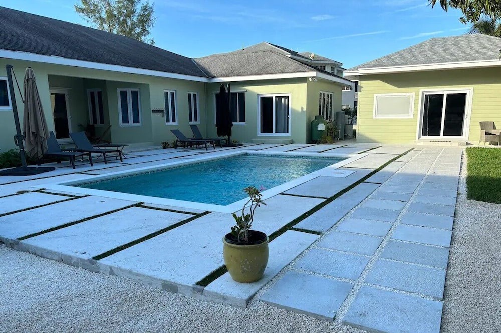 Photo of Outdoor in Downtown Nassau