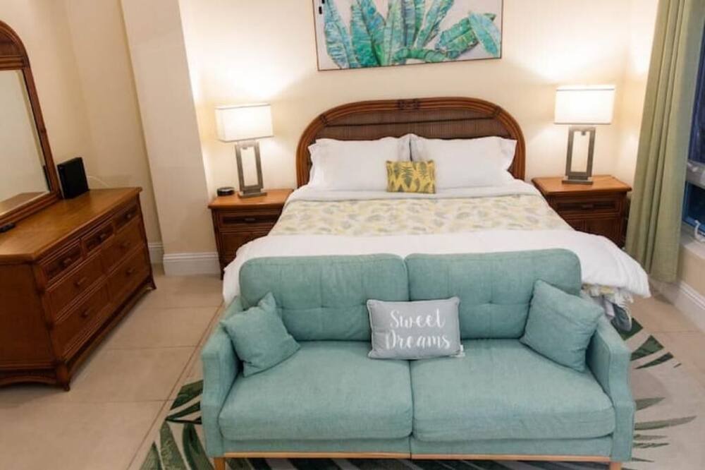 Photo of Bedroom in Bahamia West