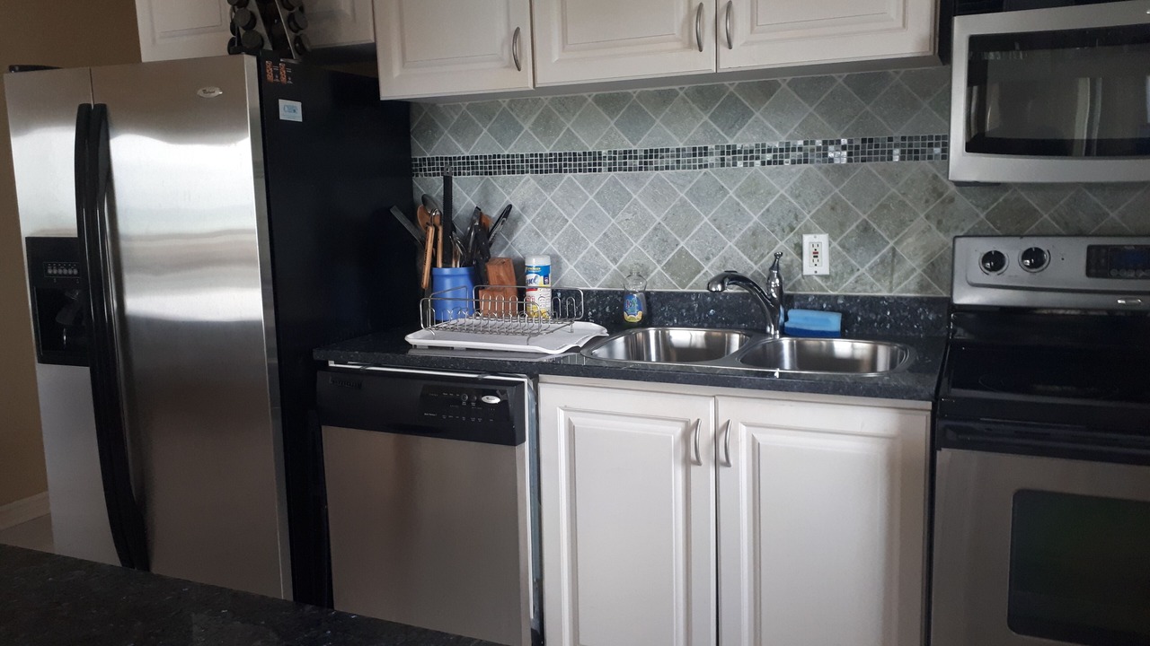 Photo of Kitchen in Coral Harbour