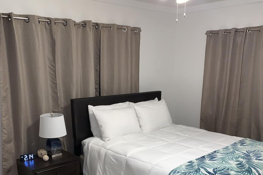 Photo of Bedroom in Tar Bay