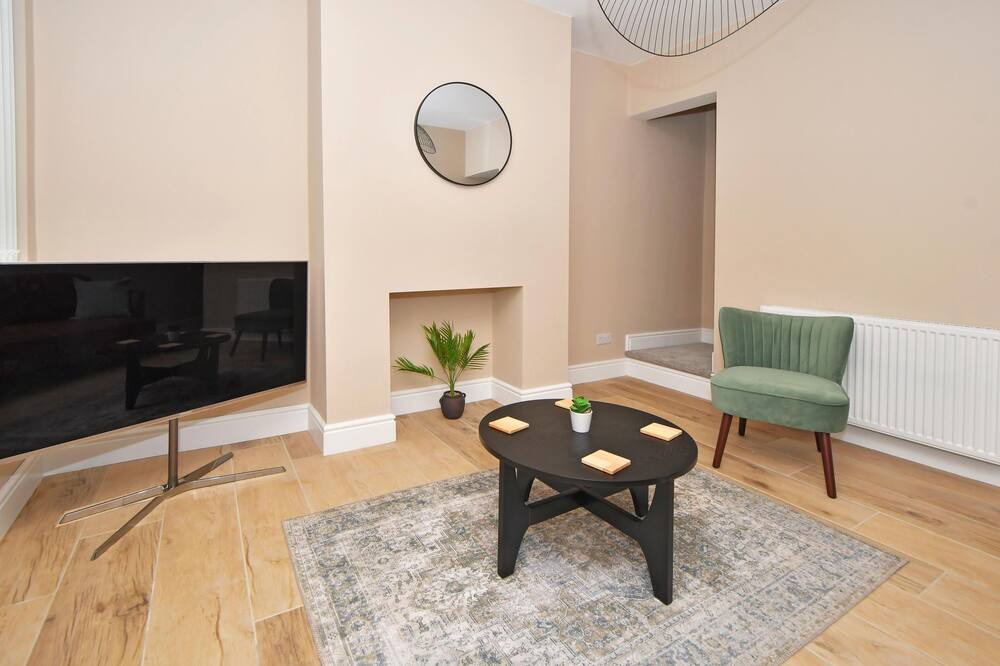 Photo of Livingroom in Burslem